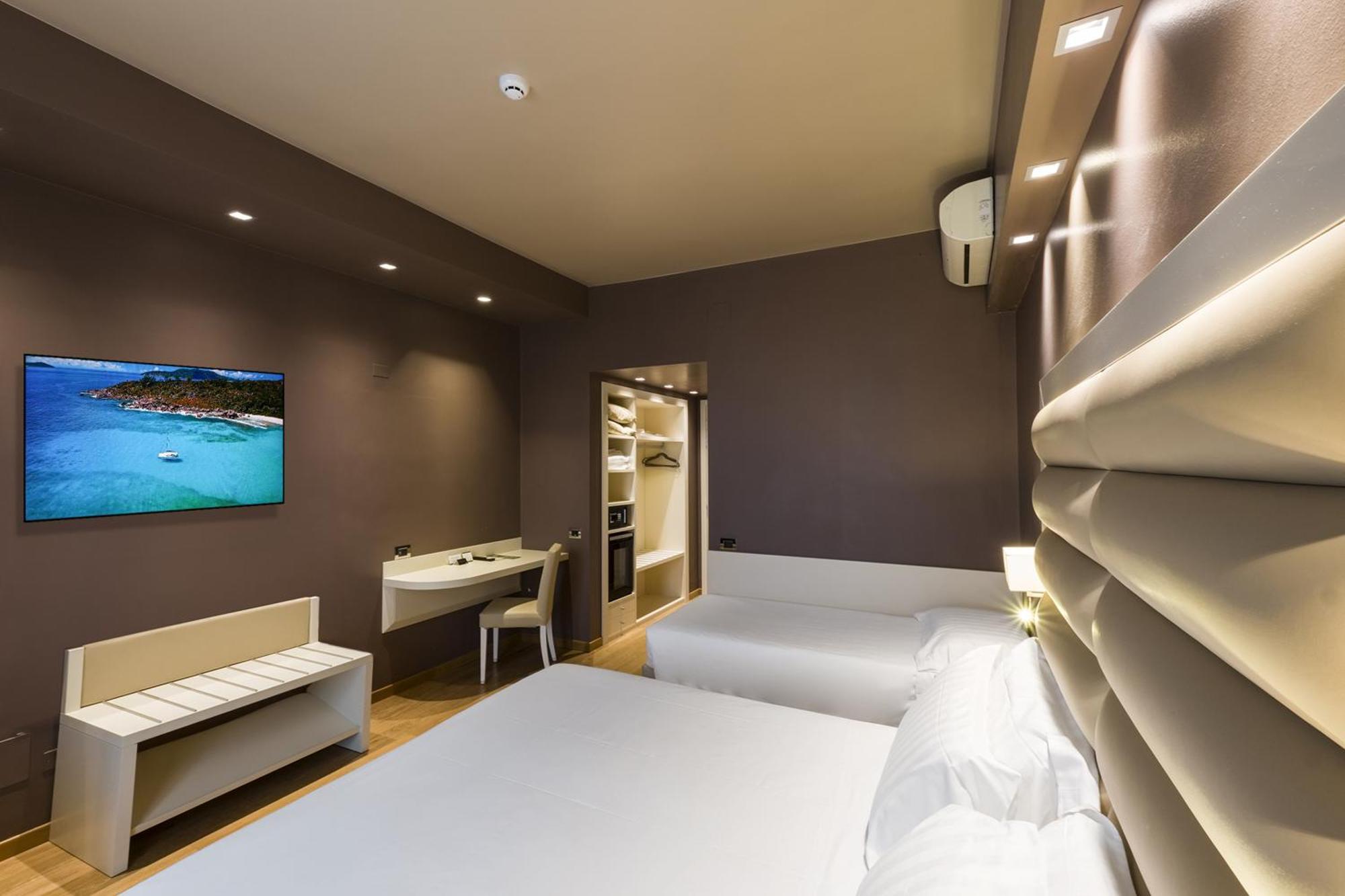 Hotel Touring فيرّارا الغرفة الصورة