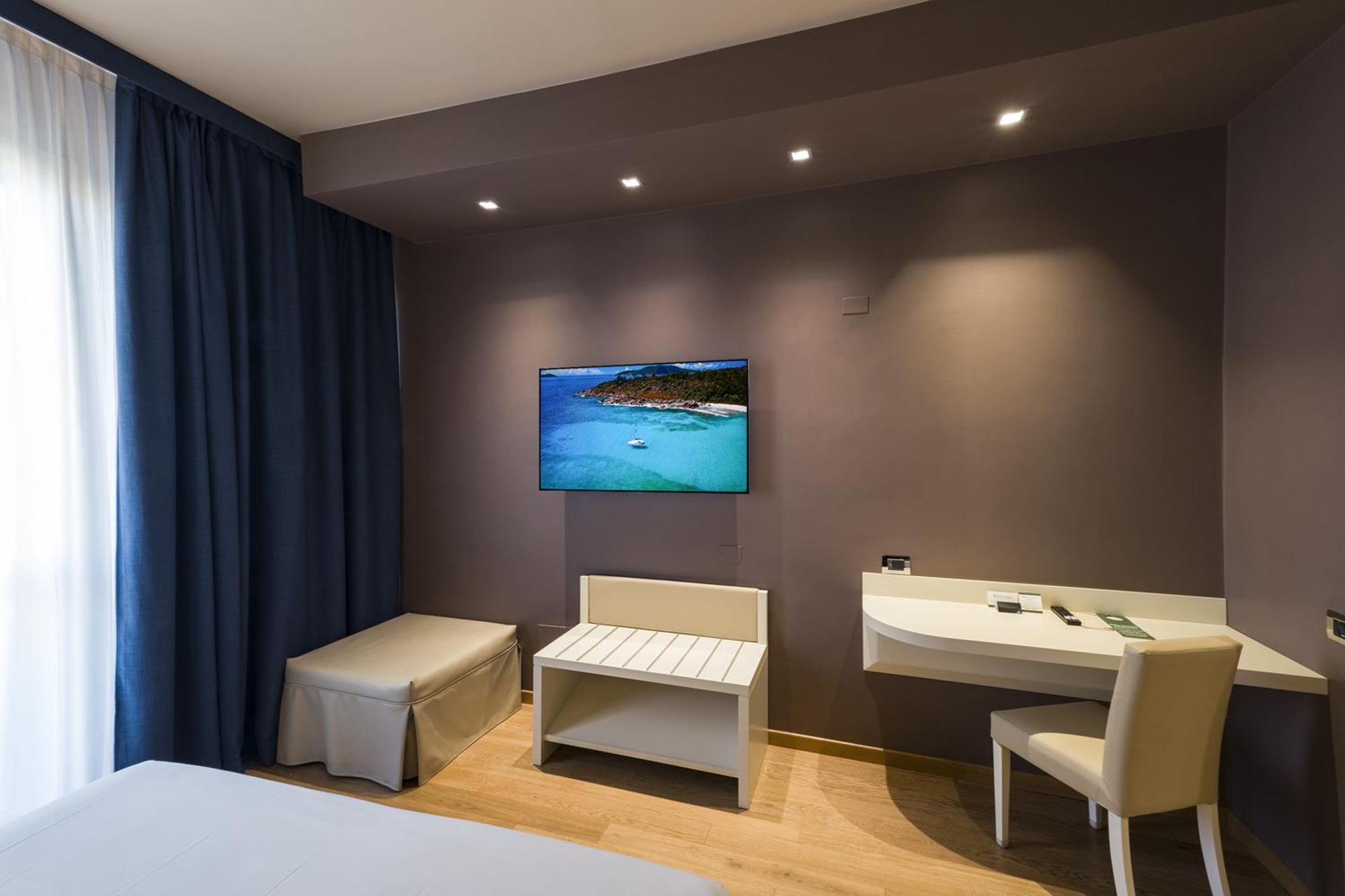 Hotel Touring فيرّارا الغرفة الصورة