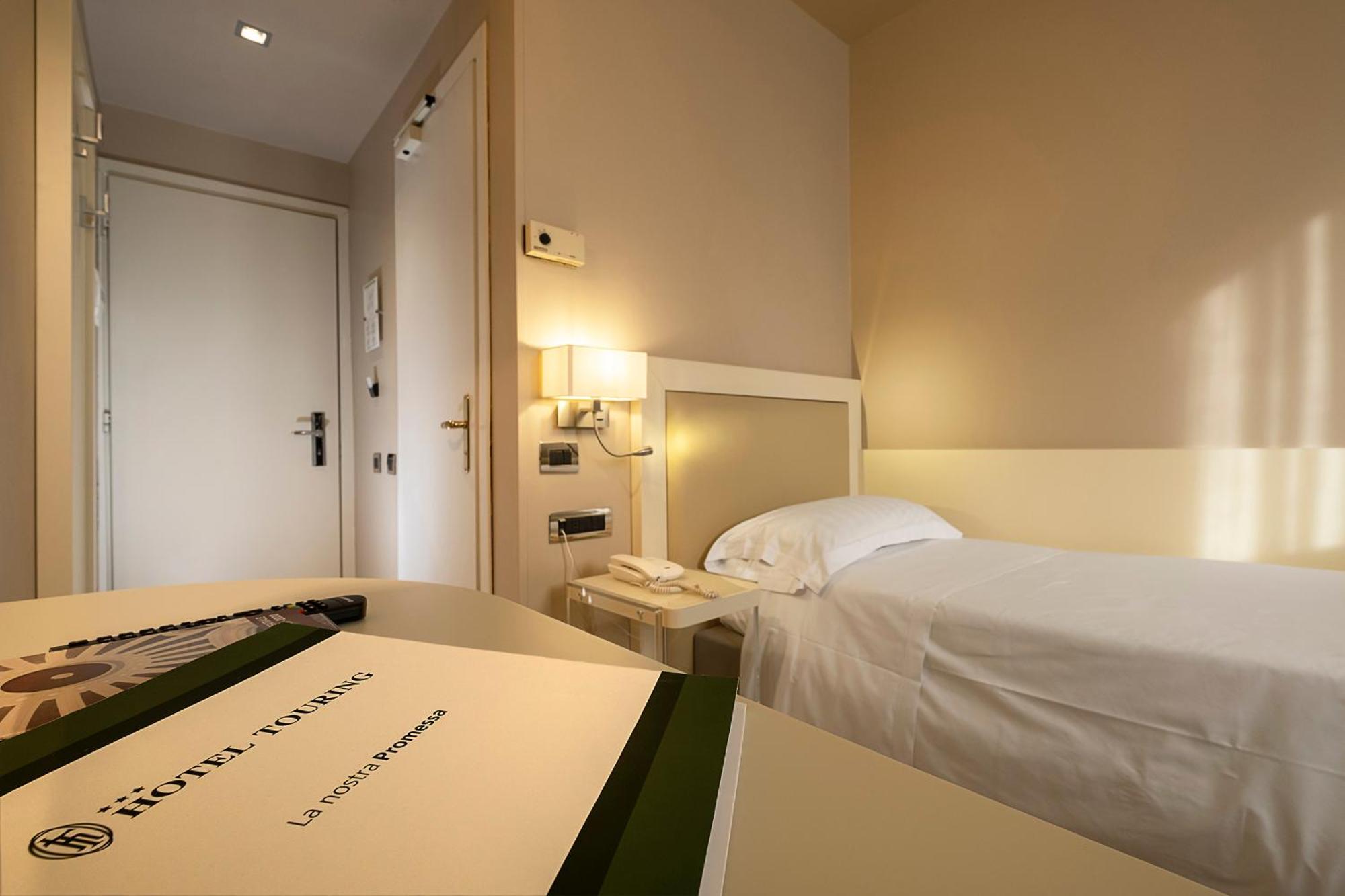 Hotel Touring فيرّارا الغرفة الصورة